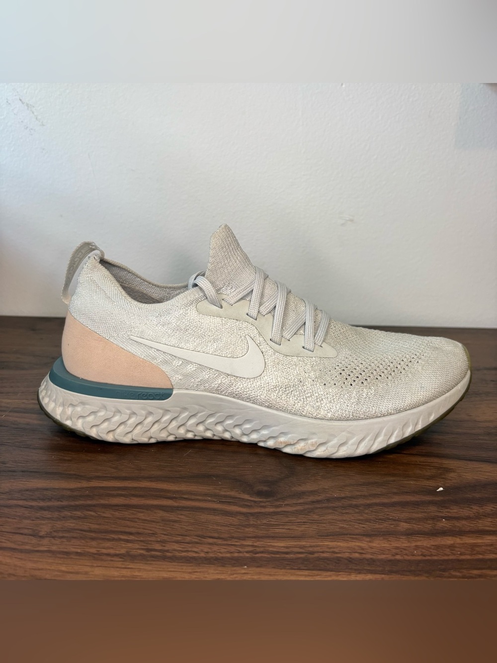 Nike Epic React Flyknit Platinum Beige AQ0070-014 Women’s Size 10.5 Running Shoe